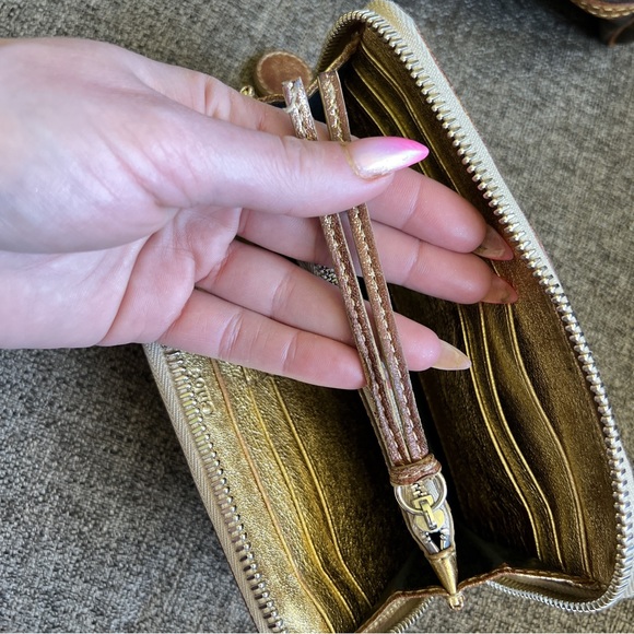 EUC CHLOE ZIP AROUND LONG WALLET💋 - Picture 5 of 13